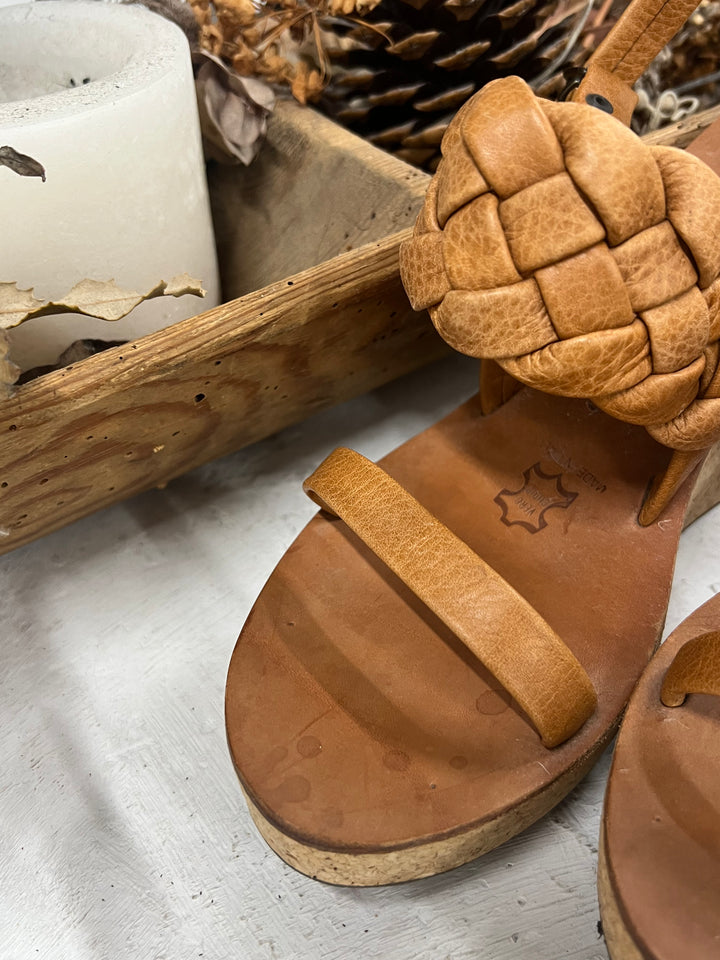 Imperfect - Marechiaro Tan