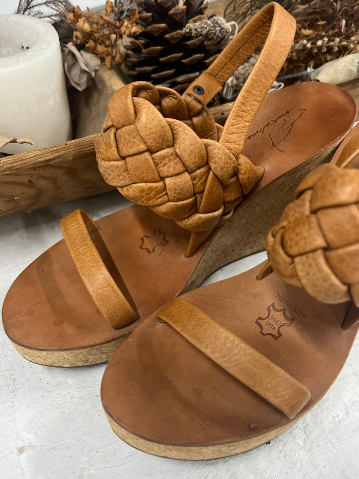 Imperfect - Marechiaro Tan