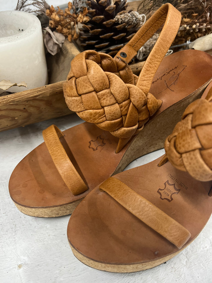 Imperfect - Marechiaro Tan