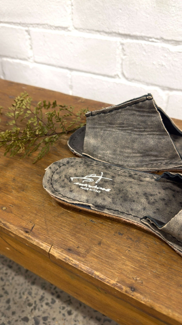 Imperfect - Casa Mia Vintage Charcoal - La Casa by Importante