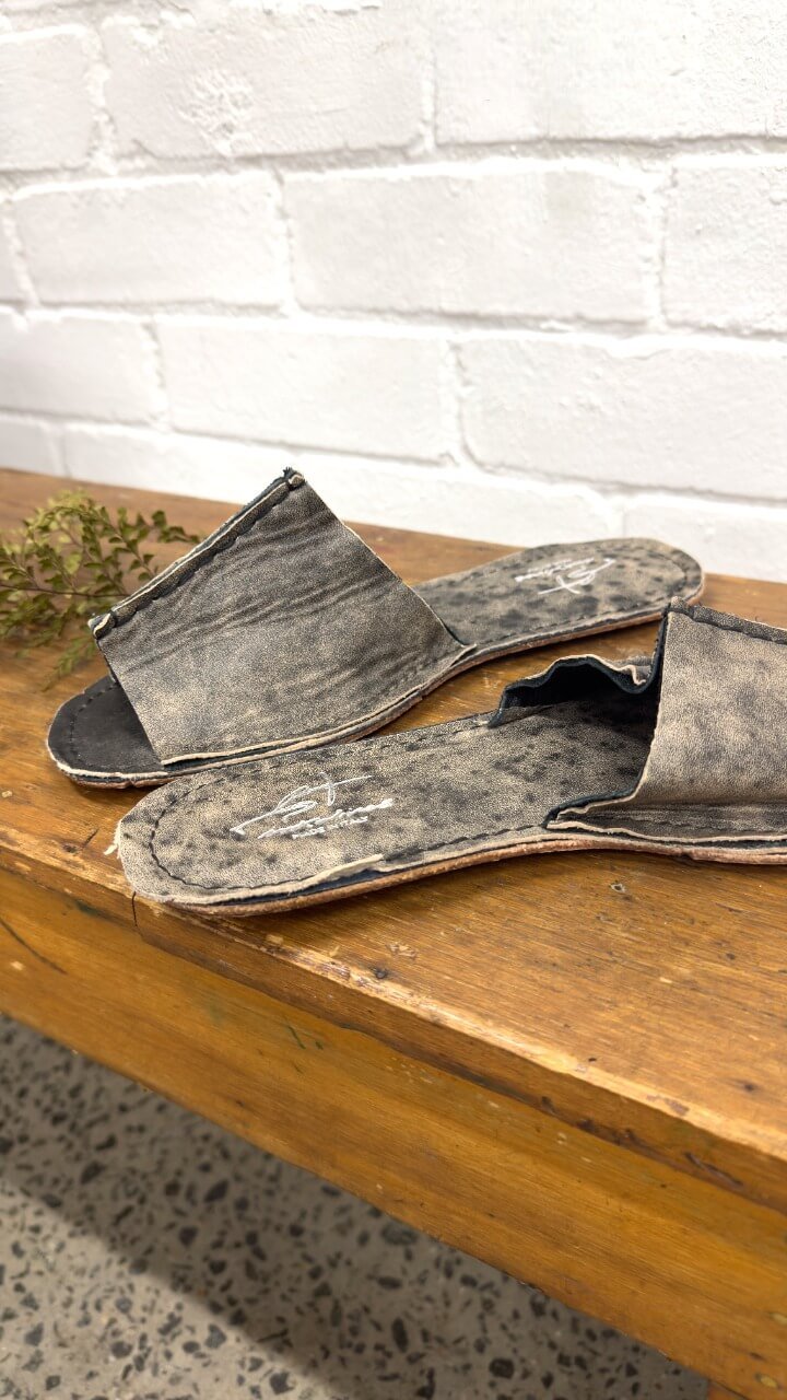 Imperfect - Casa Mia Vintage Charcoal - La Casa by Importante