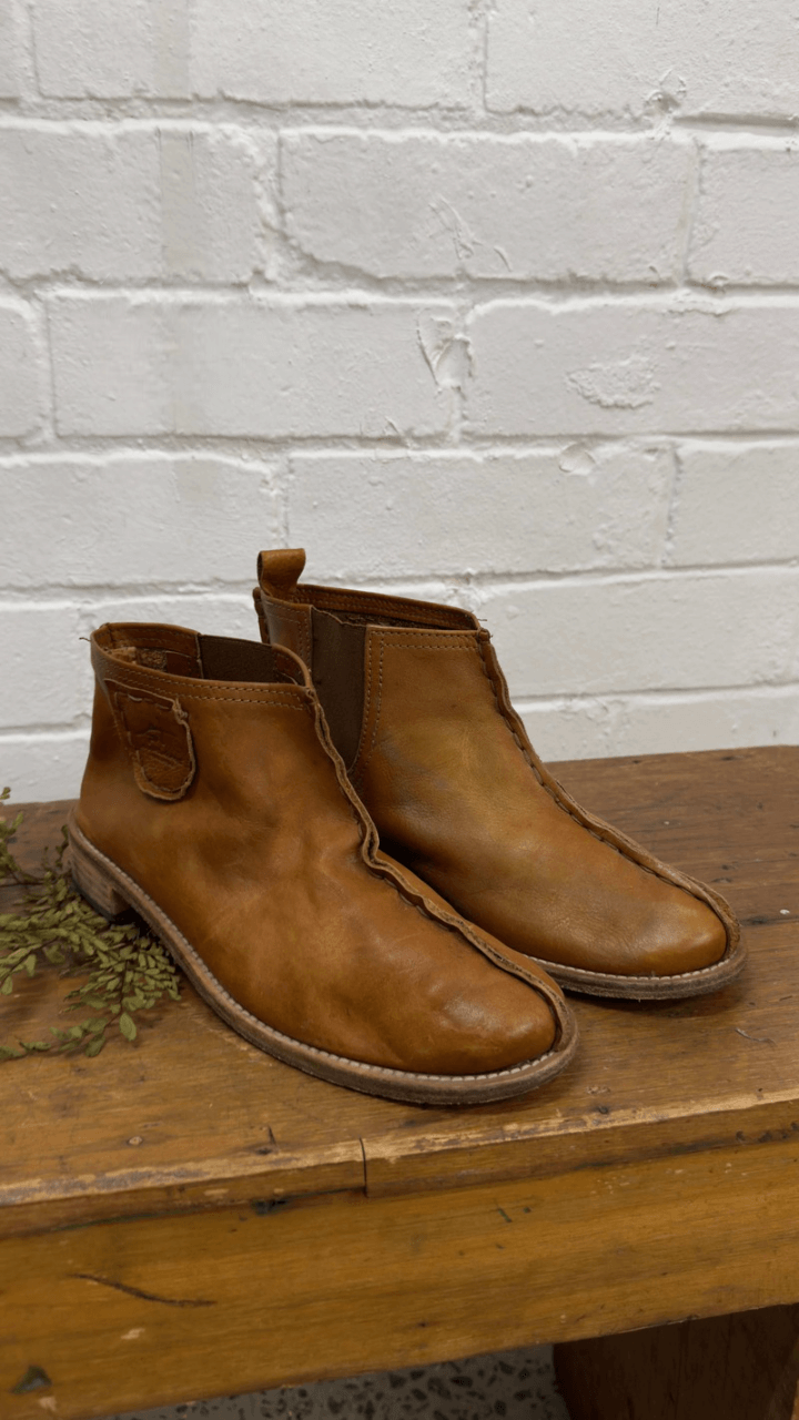 Imperfect - Gnomo Boots Tan - La Casa by Importante