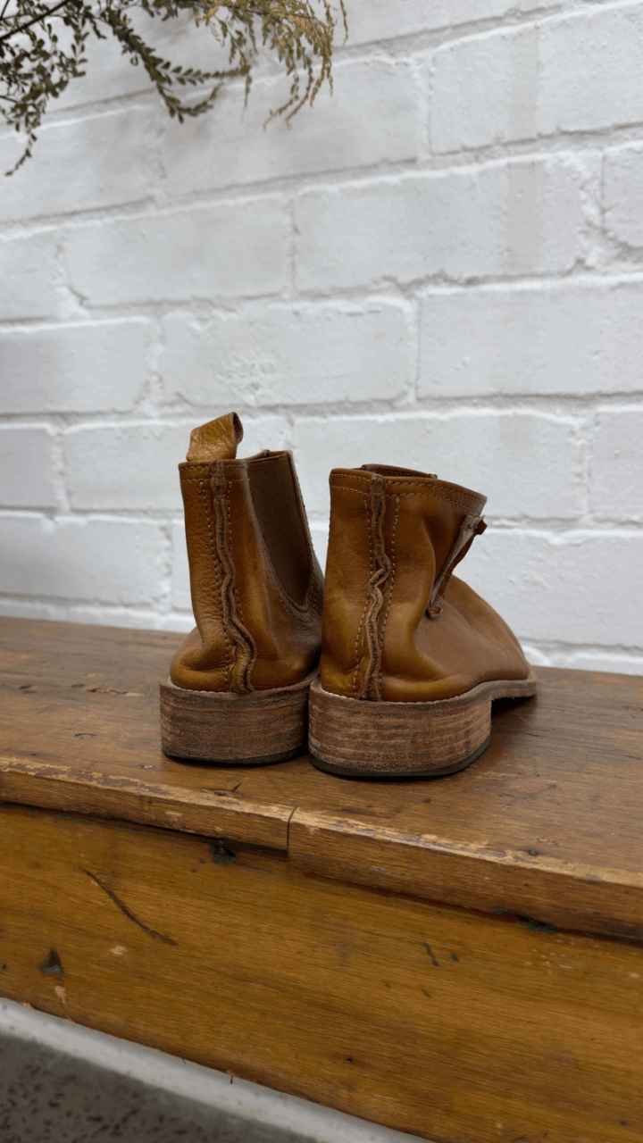 Imperfect - Gnomo Boots Tan - La Casa by Importante