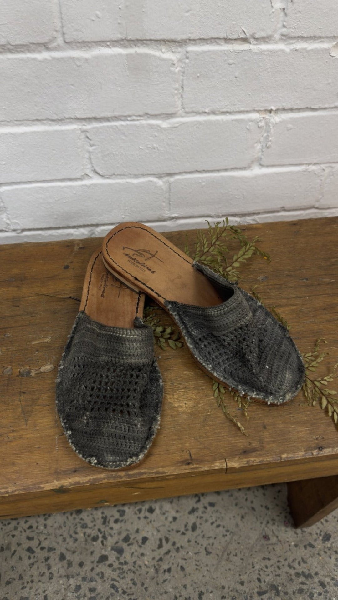 Imperfect - Sabot Uncinetto - La Casa by Importante