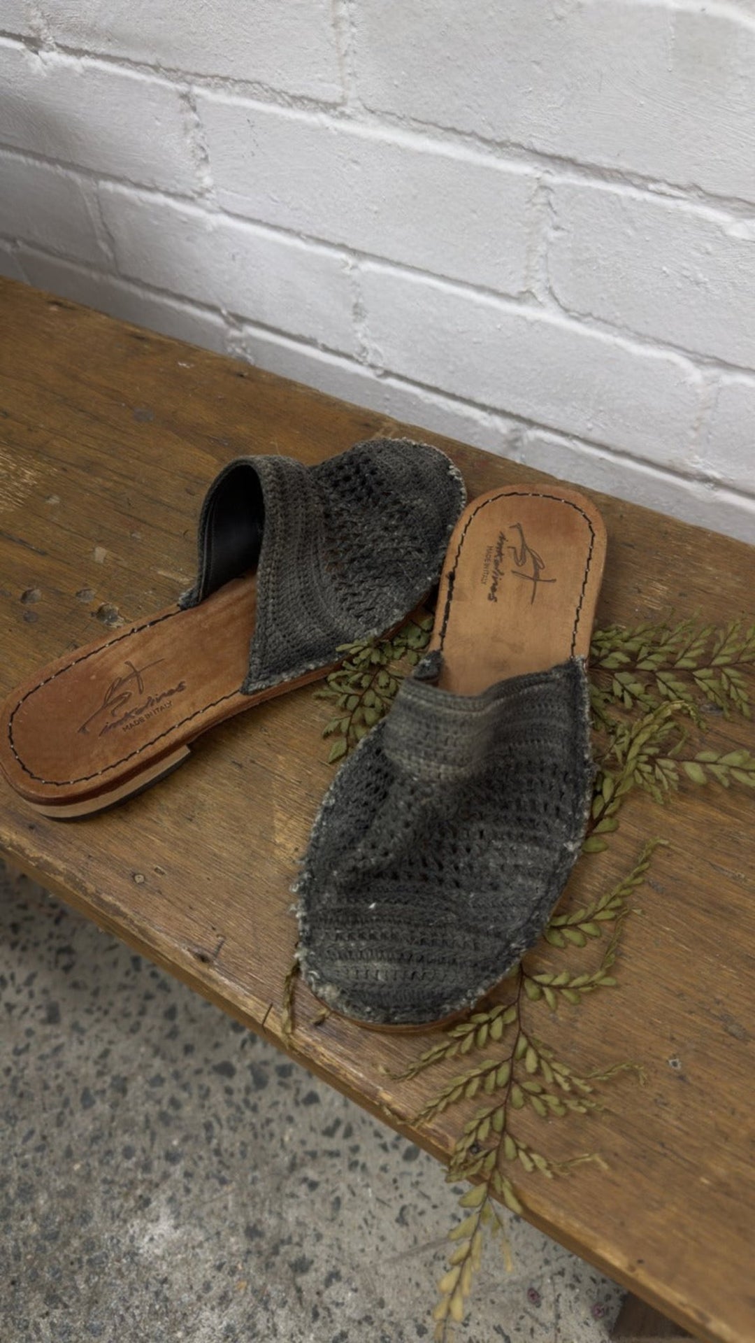 Imperfect - Sabot Uncinetto - La Casa by Importante