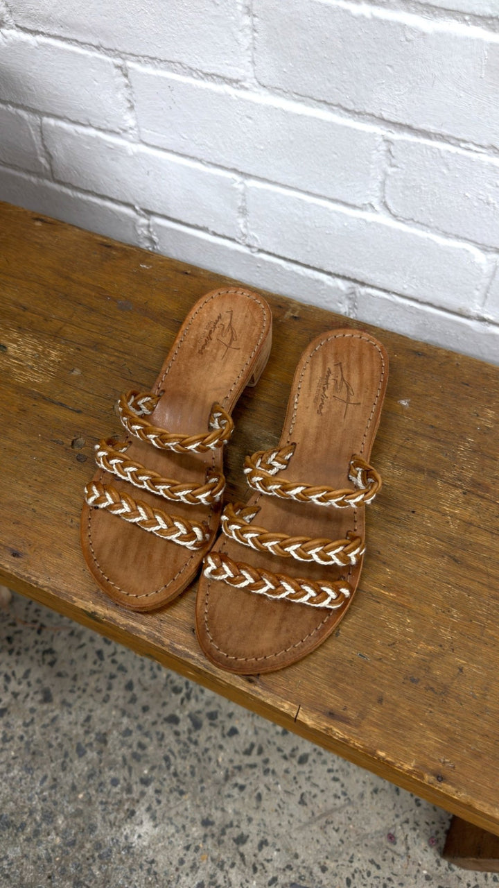 Imperfect - Treccia Sandals - La Casa by Importante
