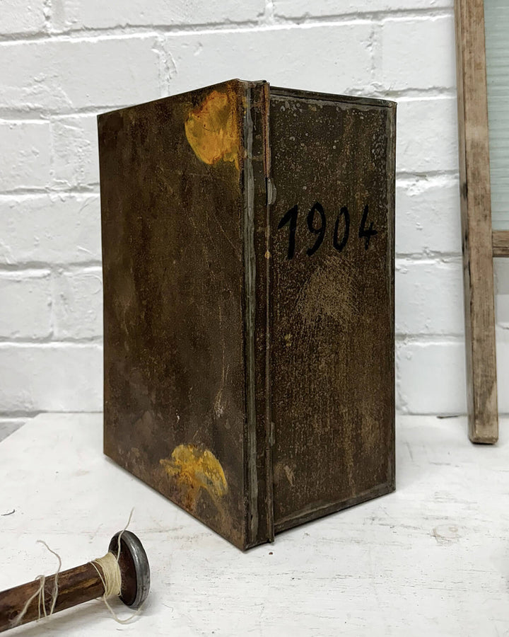 Vintage metal storage box - La Casa by Importante