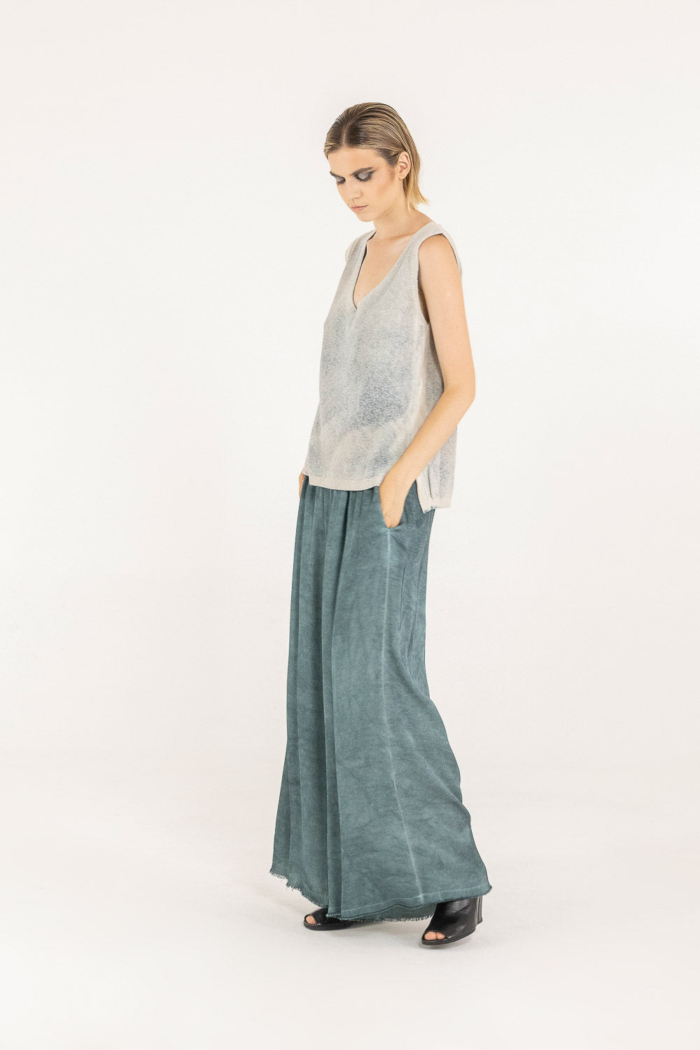 S313 - Sleeveless Top