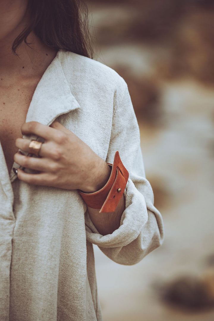 RIDGE LEATHER BRACELET