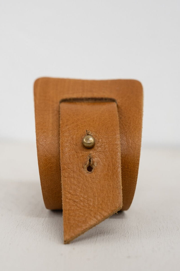 RIDGE LEATHER BRACELET