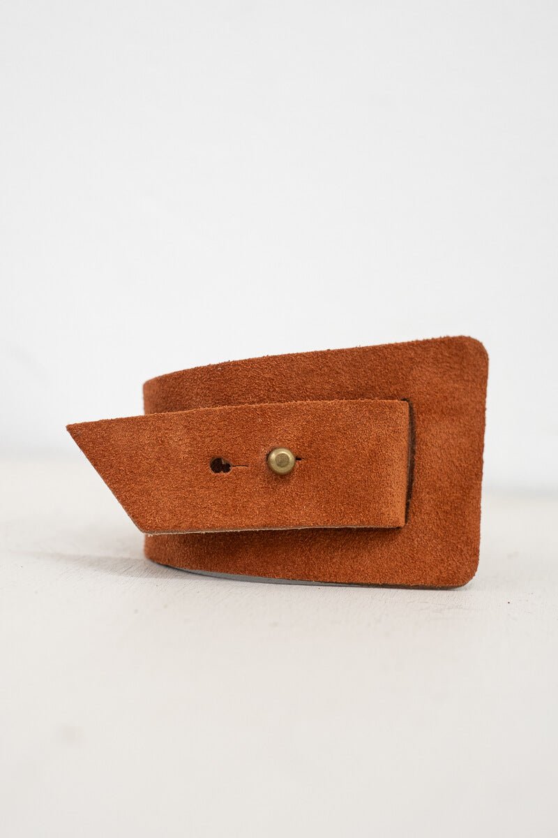 RIDGE LEATHER BRACELET