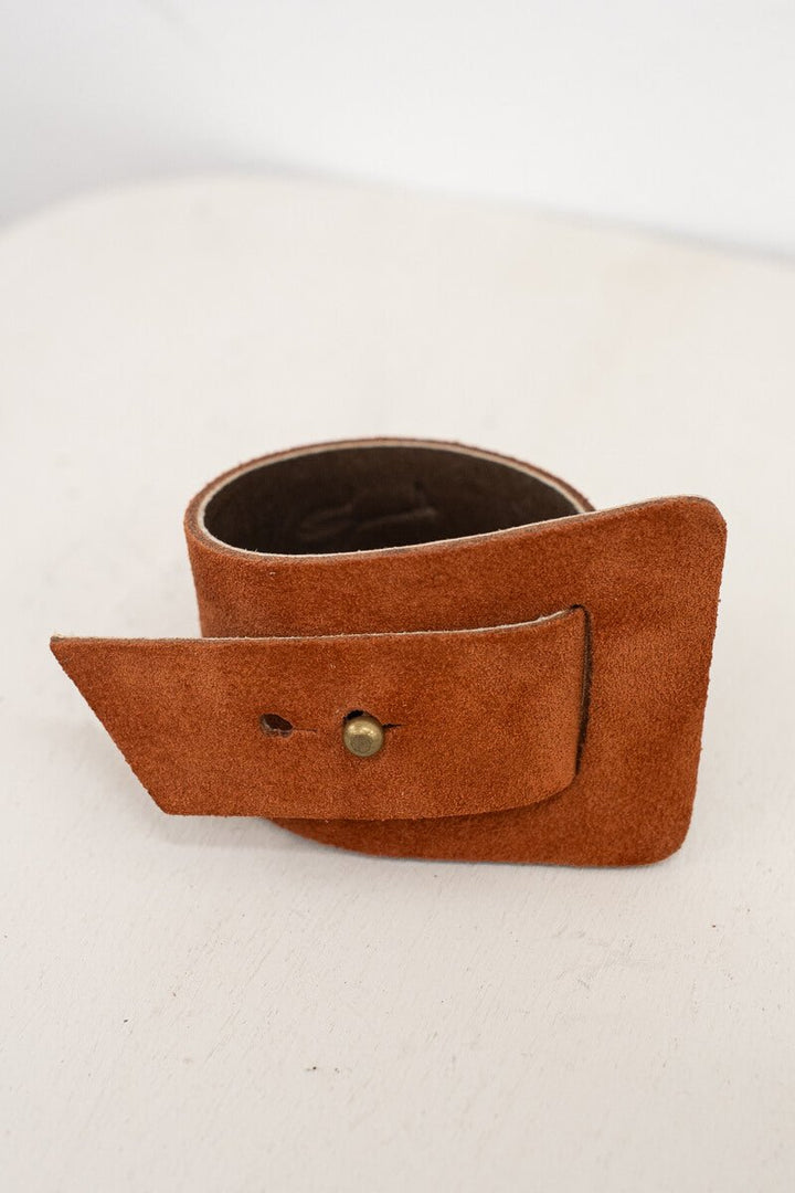 RIDGE LEATHER BRACELET