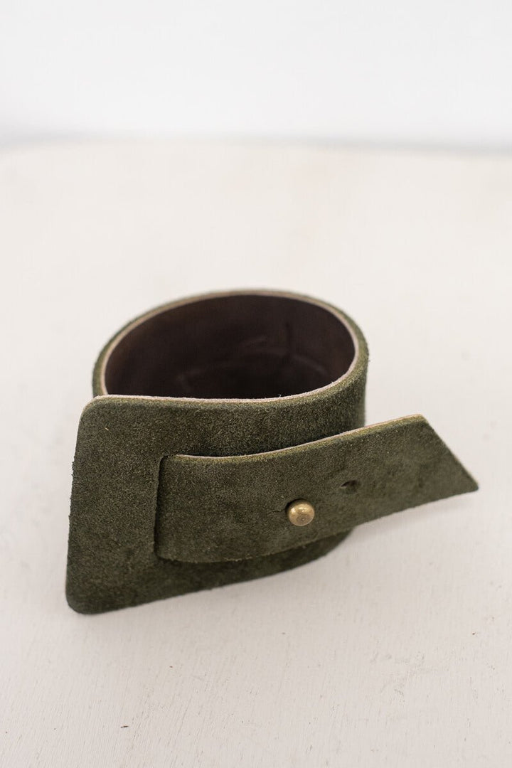 RIDGE LEATHER BRACELET