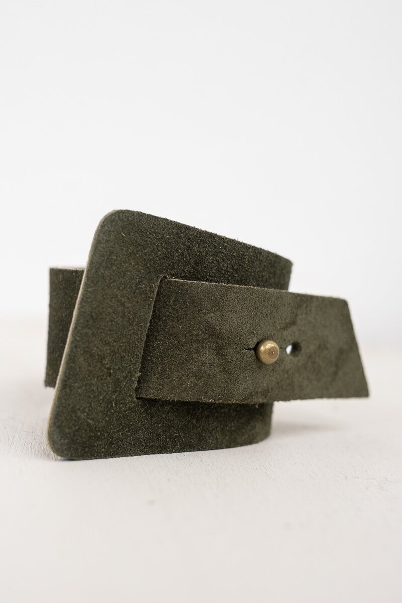 RIDGE LEATHER BRACELET