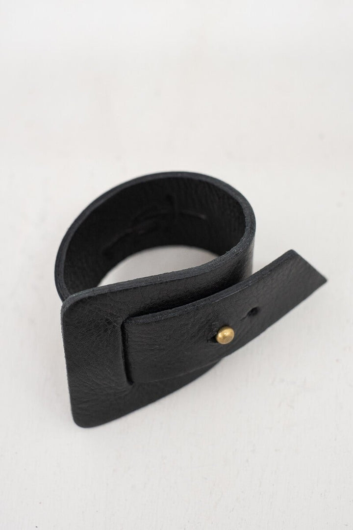 RIDGE LEATHER BRACELET