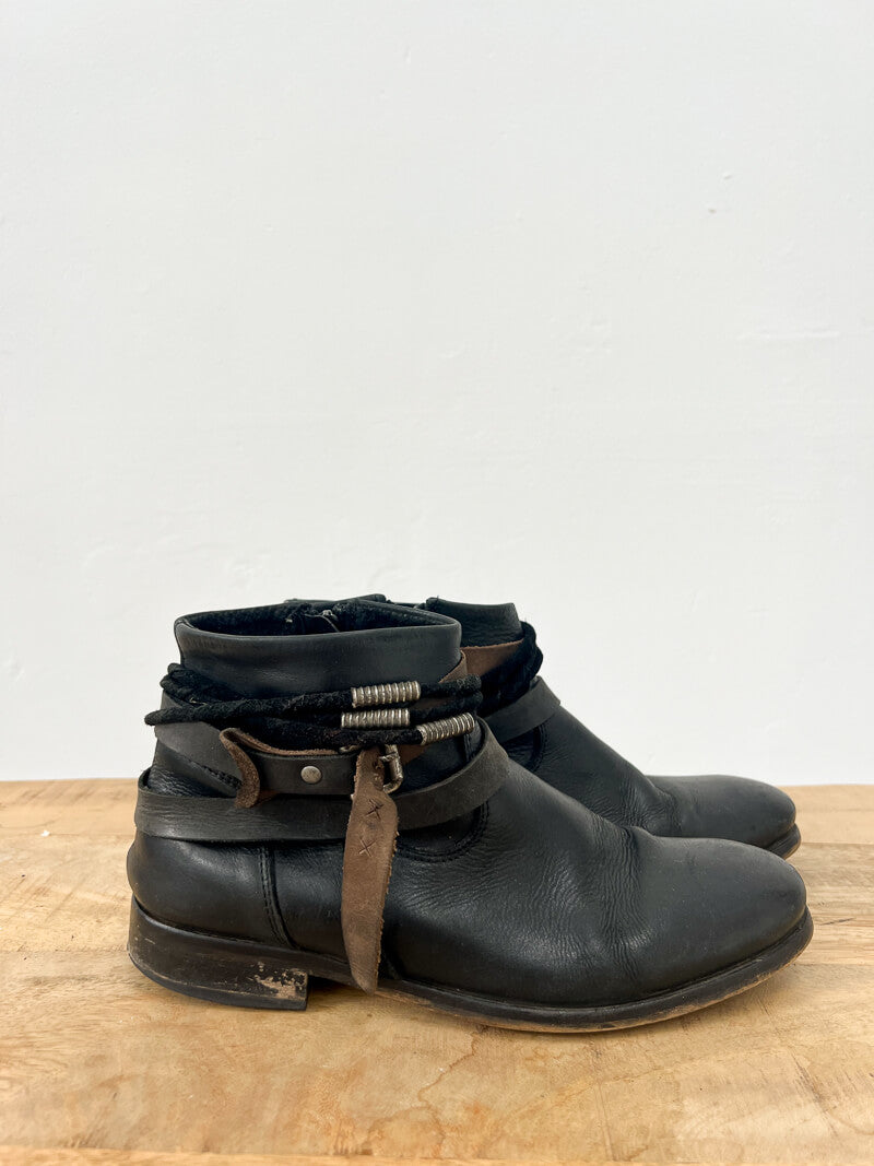 Black Leather Wittner Ankle Boots - Second Hand - 38