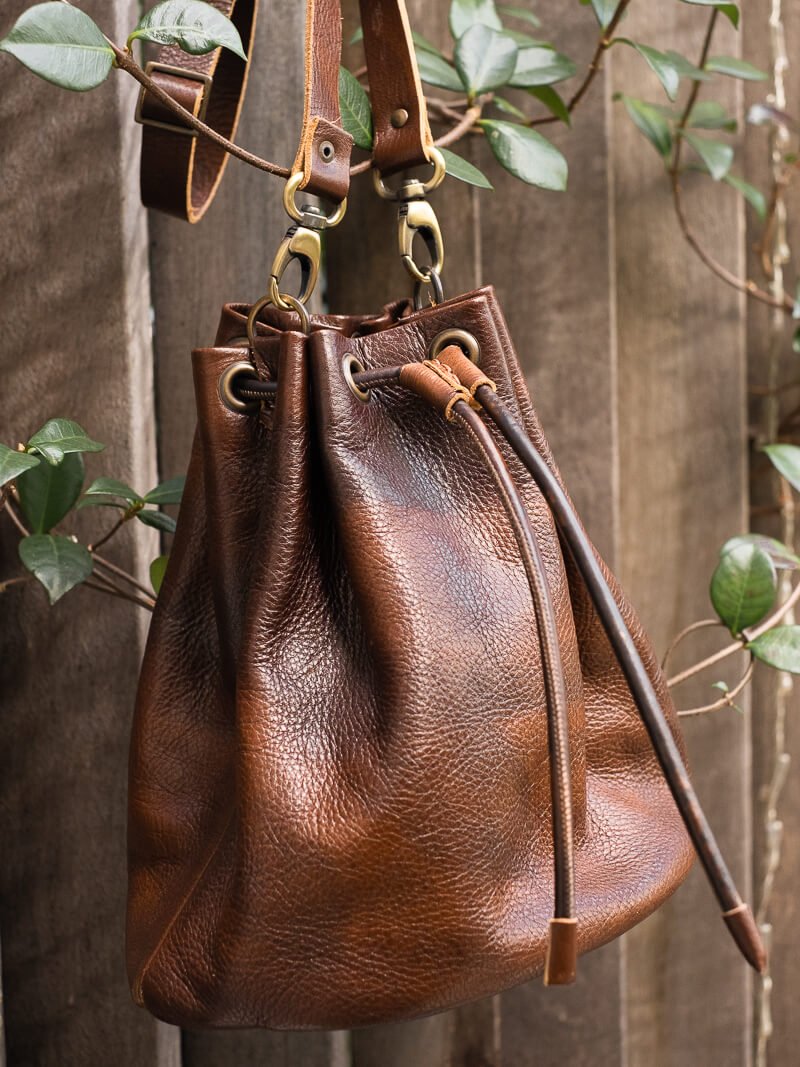 VARENNA BUCKET BAG