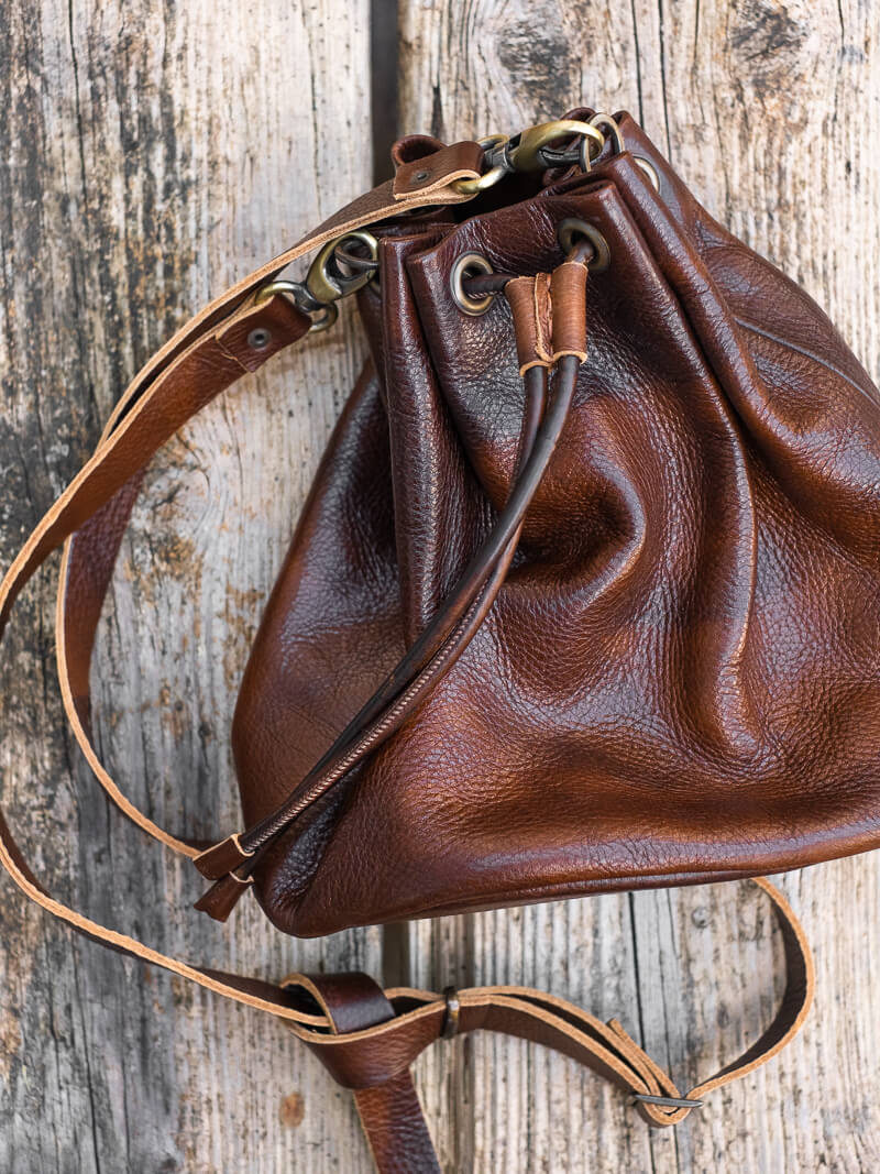 VARENNA BUCKET BAG
