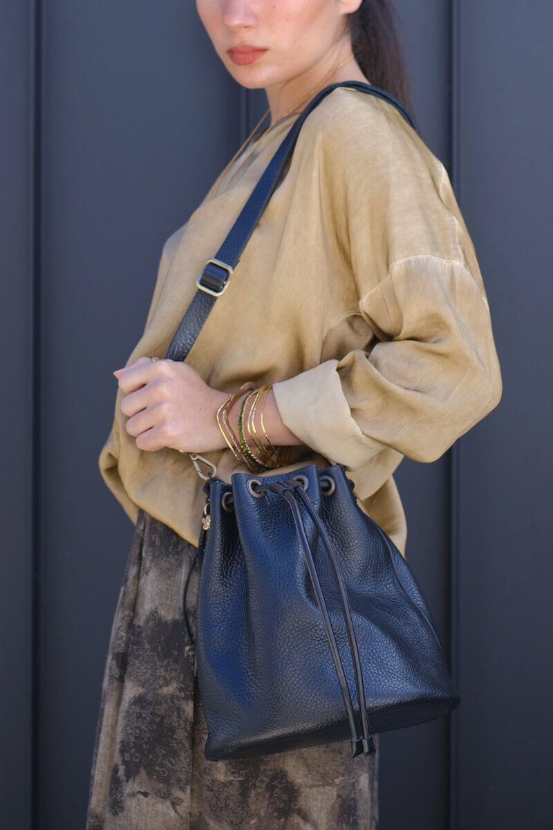 VARENNA BUCKET BAG