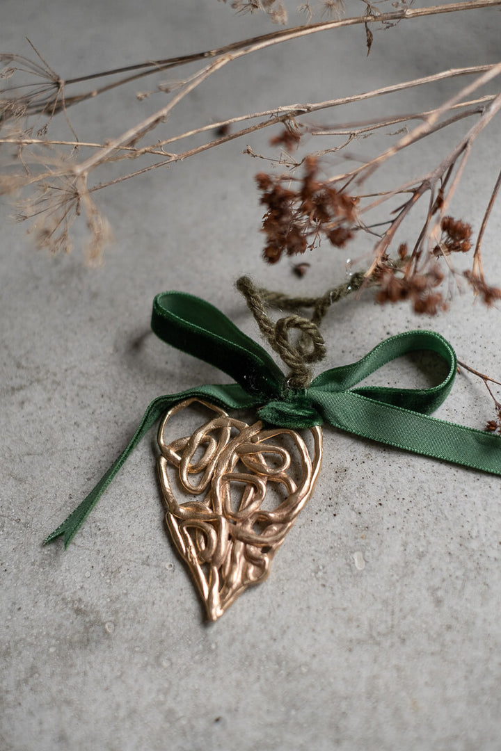 Xmas Ornament | Intrigo Bronze Pendant