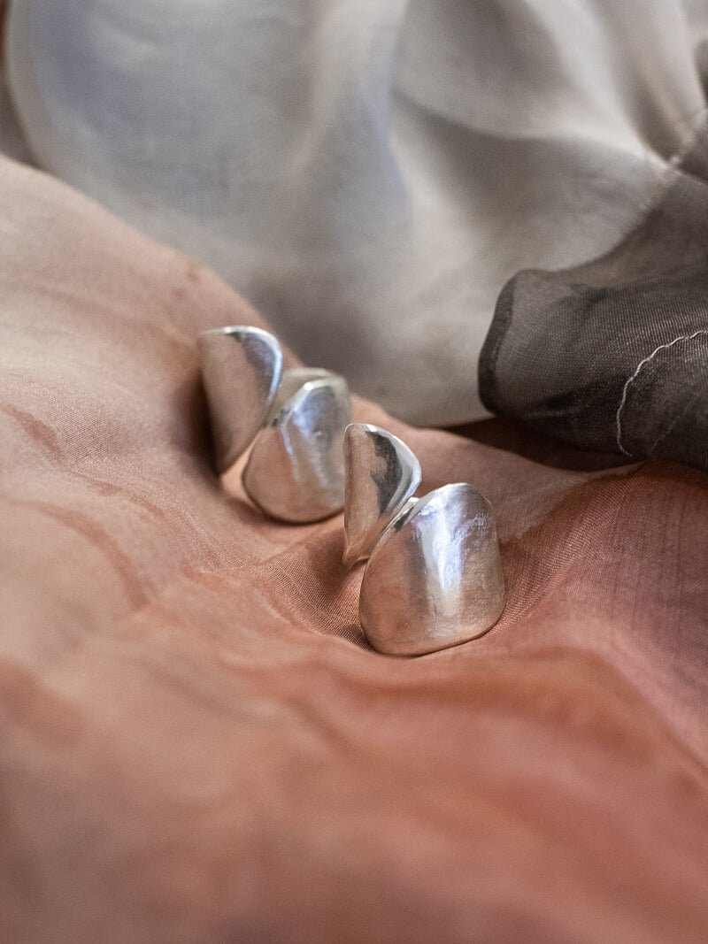 ADJUSTABLE SILVER CURVE RING - La Casa by Importante