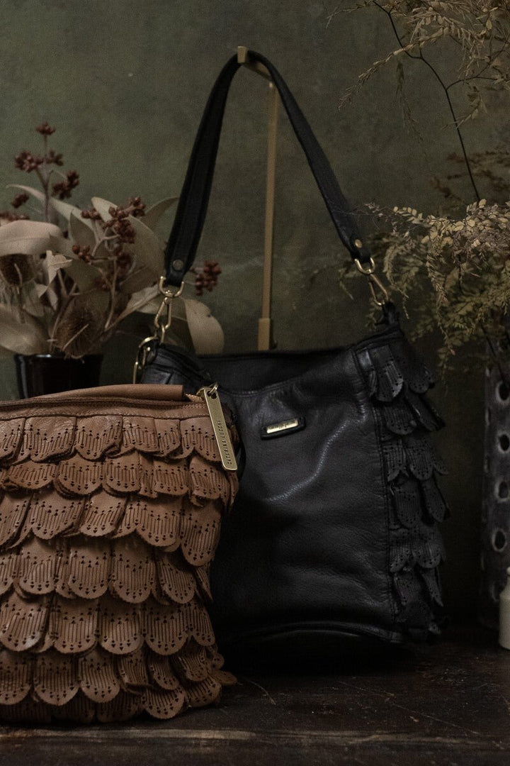 ASIA BUCKET LACE BAG - Black - SORRENTO - La Casa by Importante