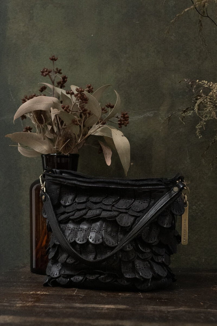 ASIA BUCKET LACE BAG - Black - SORRENTO - La Casa by Importante
