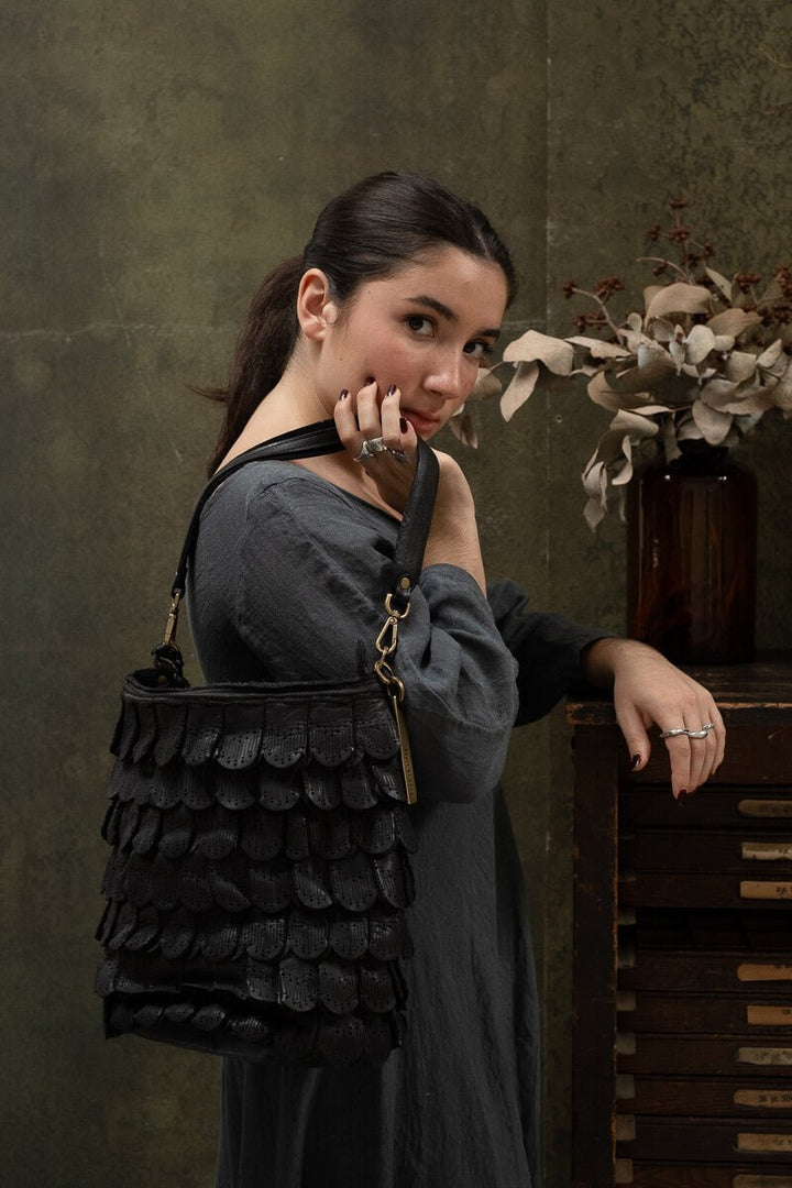 ASIA BUCKET LACE BAG - Black - SORRENTO - La Casa by Importante