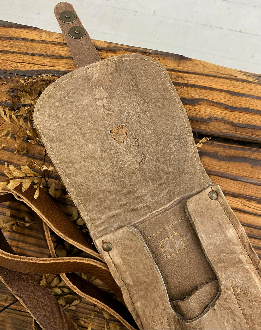 Imperfect - Giannino Phone bag - Camel - La Casa by Importante