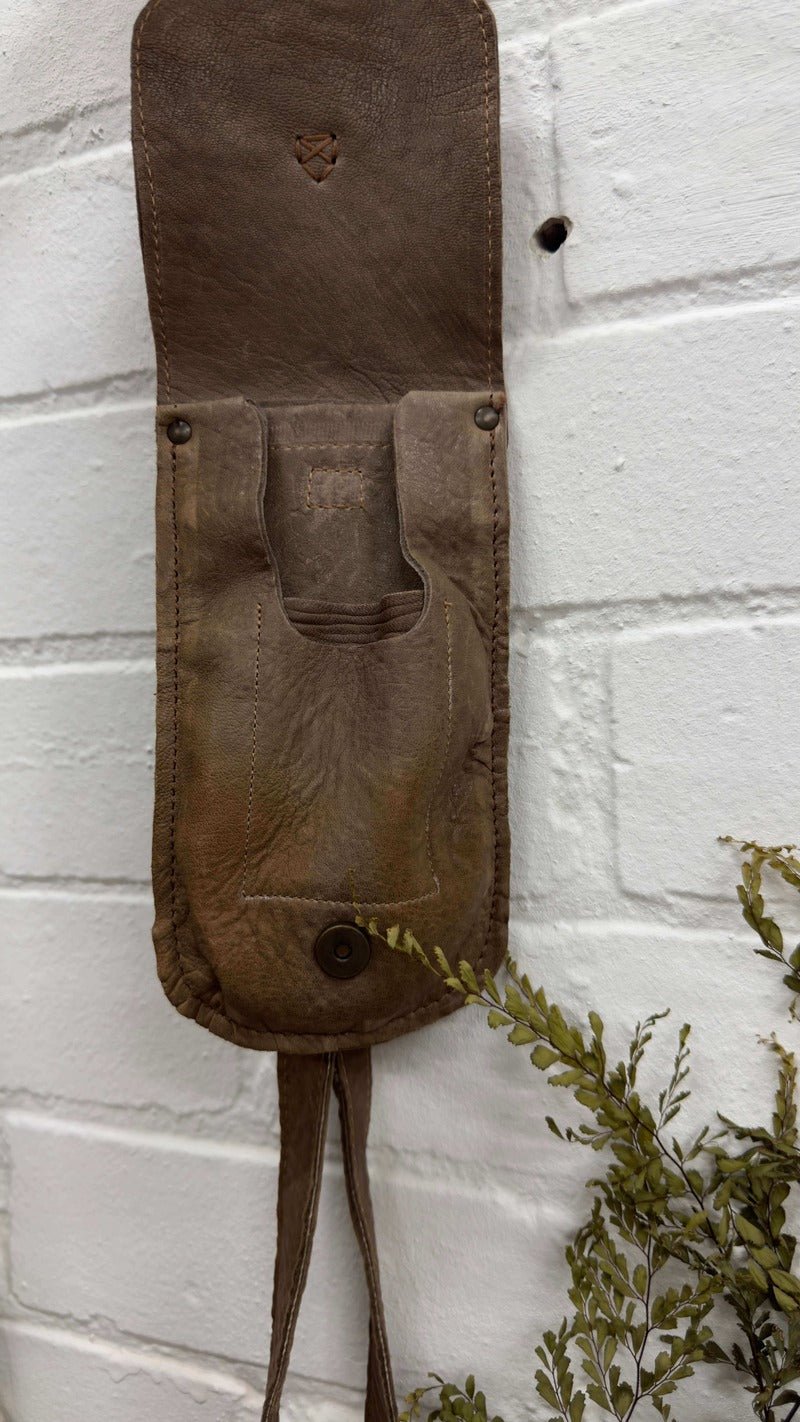 Imperfect - Giannino Phone bag - Camel - La Casa by Importante
