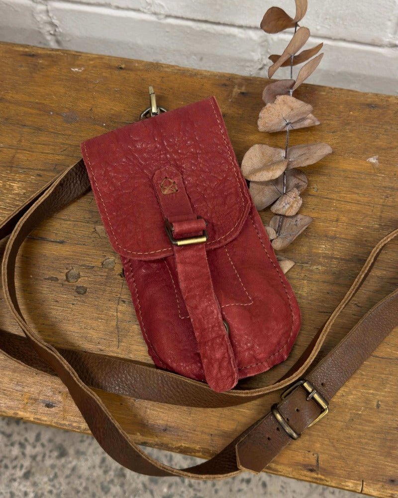 Imperfect - Giannino Phone bag - Cherry - La Casa by Importante