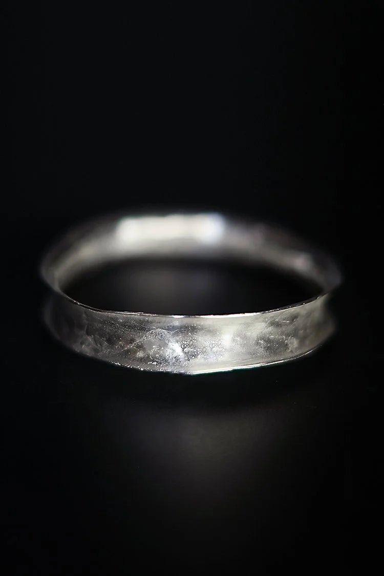 LARGE PLAIN HANDWORKED SILVER BRACELET - La Casa by Importante