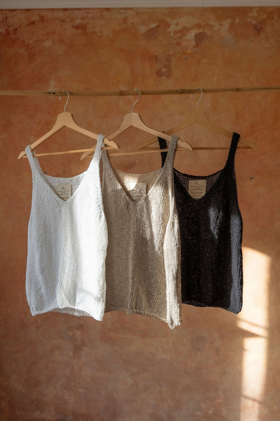 MILA TOP PLAIN - La Casa by Importante