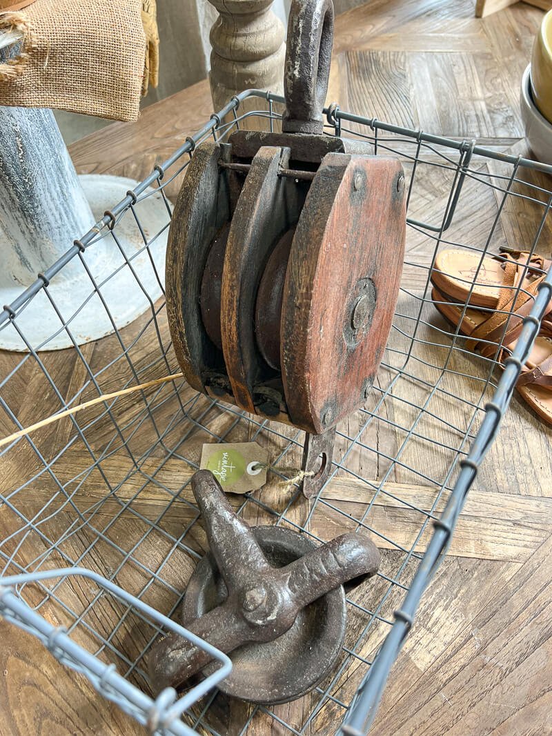 Vintage timber pulley - La Casa by Importante