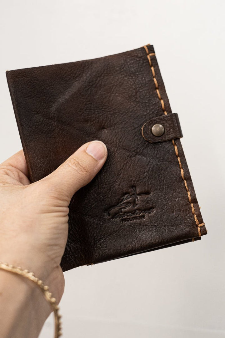 VOYAGE PASSPORT HOLDER - La Casa by Importante